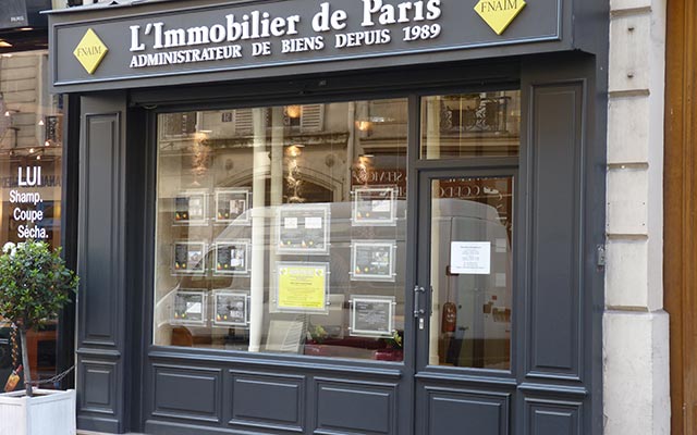 façade de magasin en bois Paris